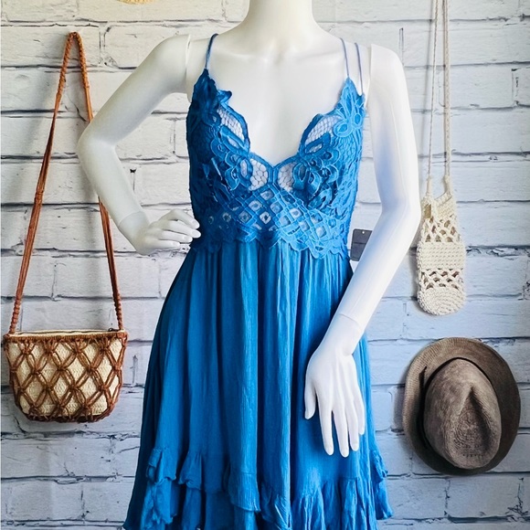 🔴𝐒𝐎𝐋𝐃 NWOT Free People Crochet Top Mini Dress - Picture 4 of 10